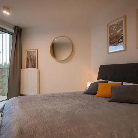 アパート Pinea Sky Premium Z Widokiem Na Morze Ze I Basenem Przy Plazy ポビエロボ