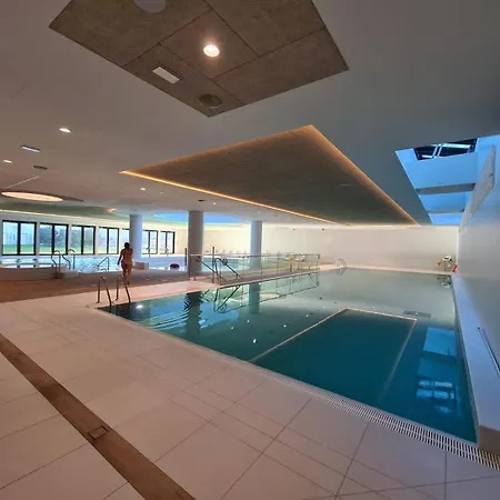 Pinea Sky Premium Z Widokiem Na Morze Ze I Basenem Przy Plazy דירה *