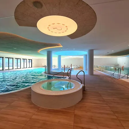 Apartman Pinea Sky Premium Z Widokiem Na Morze Ze I Basenem Przy Plazy *